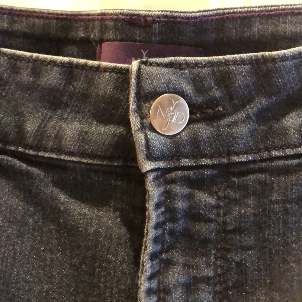 💕 NYDJ High waist stretch classic straight jeans, enhanced blue back pockets